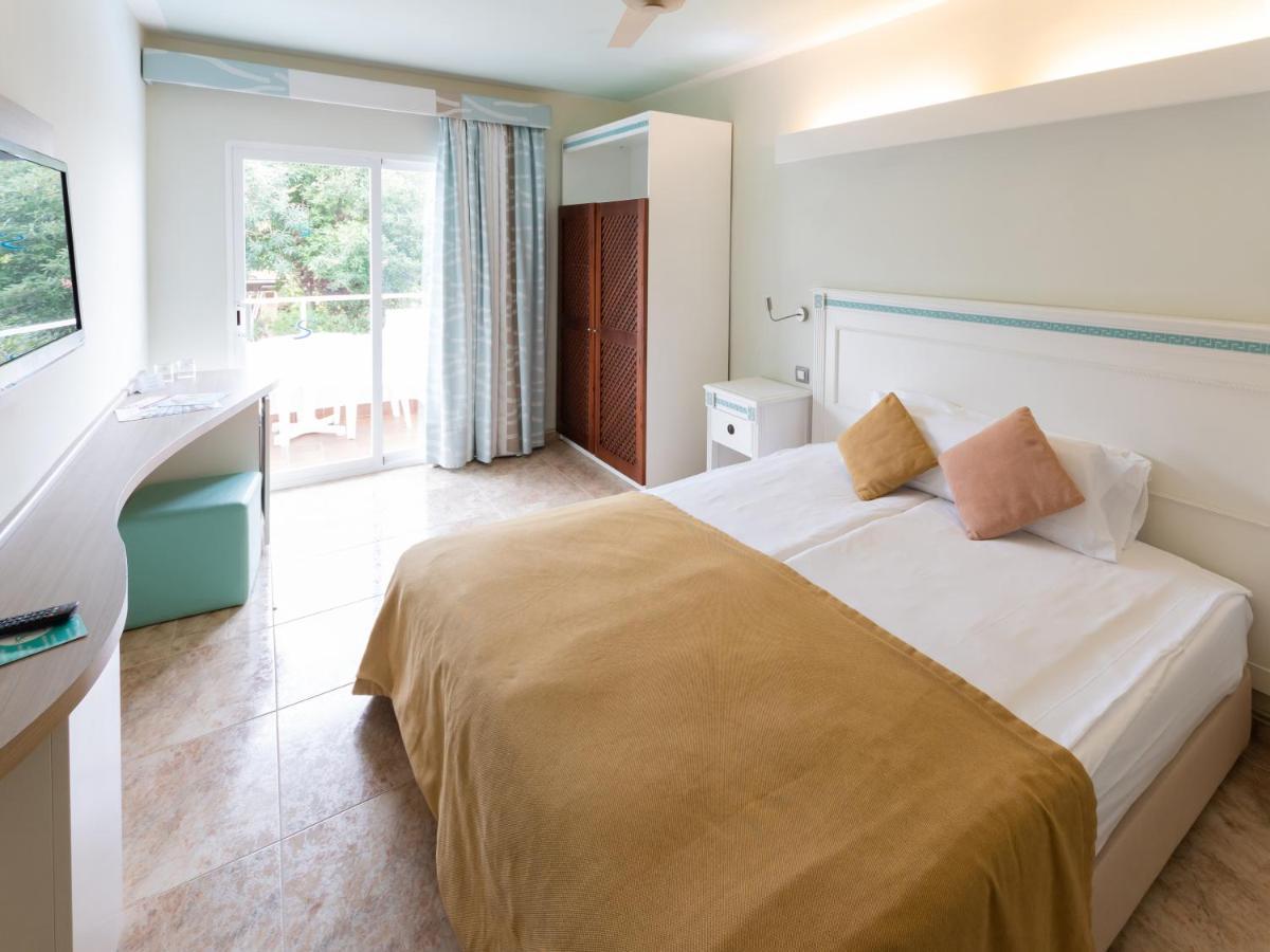 Hotel Bahia Del Sol Santa Ponsa Kültér fotó